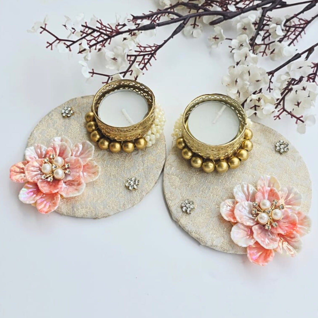 Flower T lights Pair