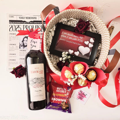 Wine O'Clock Love Basket